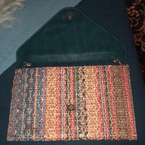 Colorful summer clutch with gold chain! - Picture 4 of 4